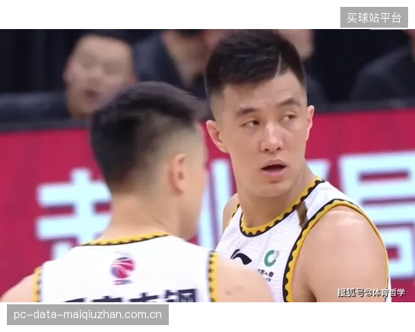中卫罗梅罗与哈兰德的直接对话将是比赛的胜负手。 中卫罗梅罗与哈兰德的直接对话将是比赛的胜负手。